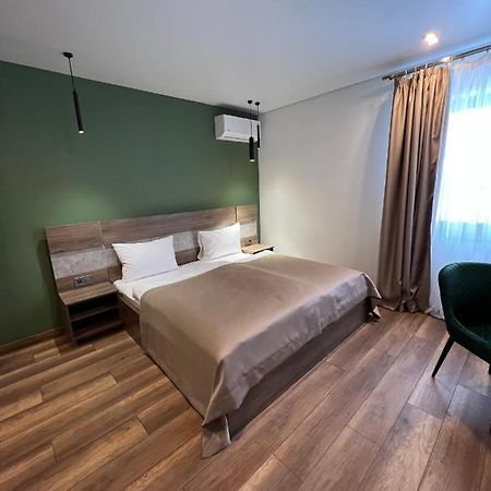 Hotel Loft Wood Mukačevo Esterno foto