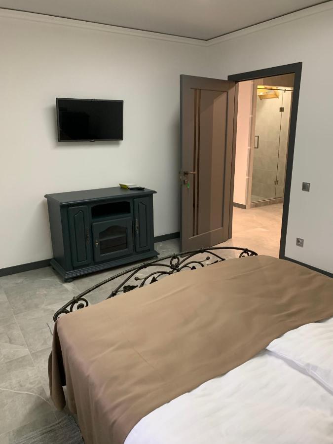 Hotel Loft Wood Mukačevo Esterno foto
