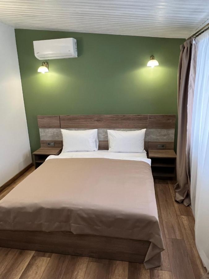 Hotel Loft Wood Mukačevo Esterno foto