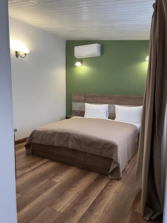 Hotel Loft Wood Mukačevo Esterno foto