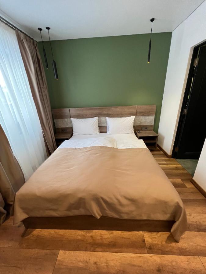 Hotel Loft Wood Mukačevo Esterno foto