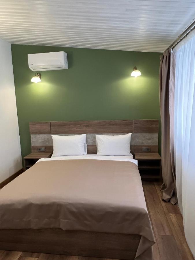 Hotel Loft Wood Mukačevo Esterno foto