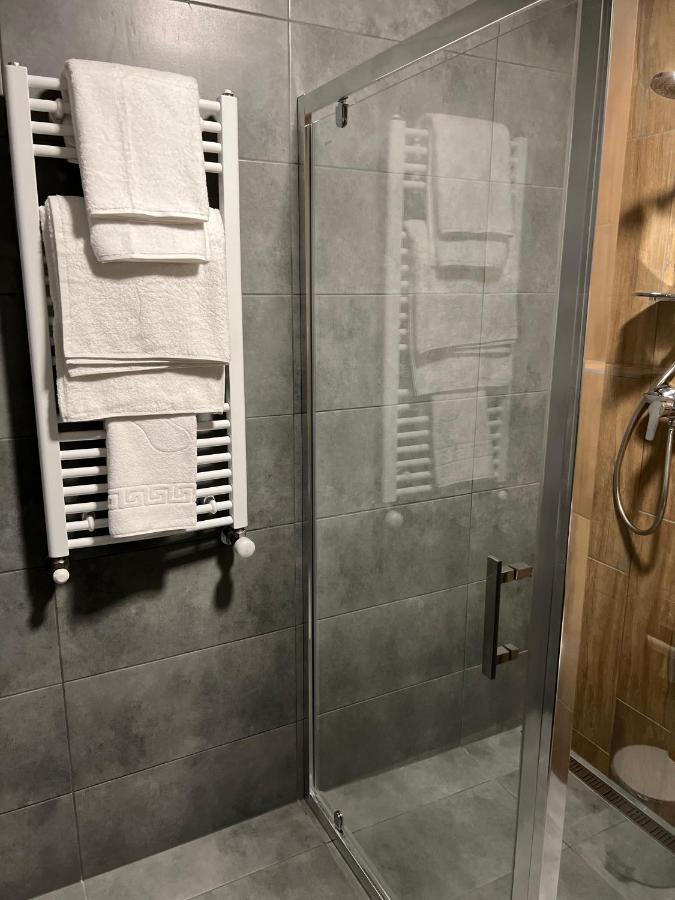Hotel Loft Wood Mukačevo Esterno foto